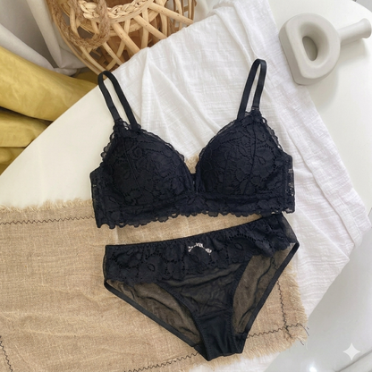 Blossom Lace Comfort: Wireless Bralette & Panty Set